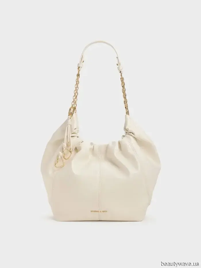 Forget about black totes—fashion experts are embracing these Spring bag color trends for 2026.