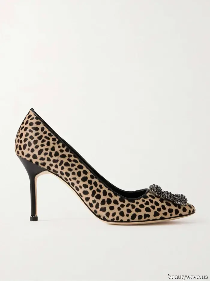 Everyone is aware that I have great taste in shoes—here are 7 summer trends that I wholeheartedly endorse.