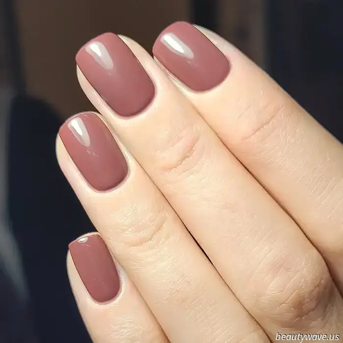 Moody, Sweet, and Luxurious-Looking—Rum-Raisin Nail Trends Are Set to Be Popular This Autumn