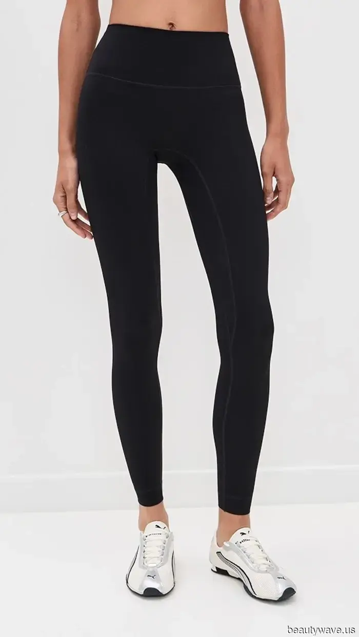 If you aim to look wealthy and stylish in leggings next year, wear them in this specific way.