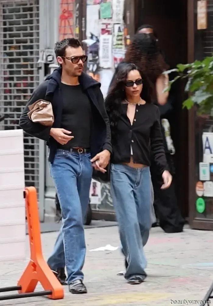 Low-rise jeans, navy t-shirts, lace-trimmed skirts—every trendy fashion piece I'm purchasing thanks to Zoë Kravitz.