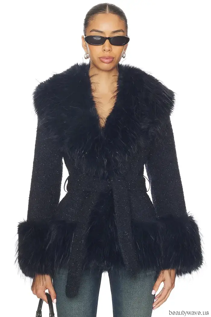 Cada mujer elegante debería tener este estilo de abrigo en su guardarropa de invierno.