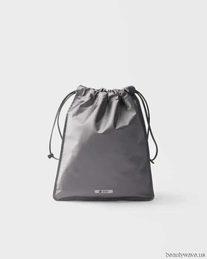 First Prada, now Zara: Anticipate that sophisticated dressers will be sporting this stylish bag trend this spring.