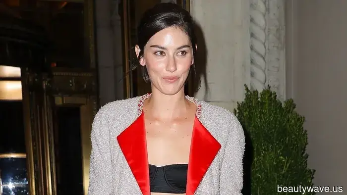 Se indosserai sneakers a profilo basso nel 2025, prometti che le abbinerai prima a questa tendenza denim.