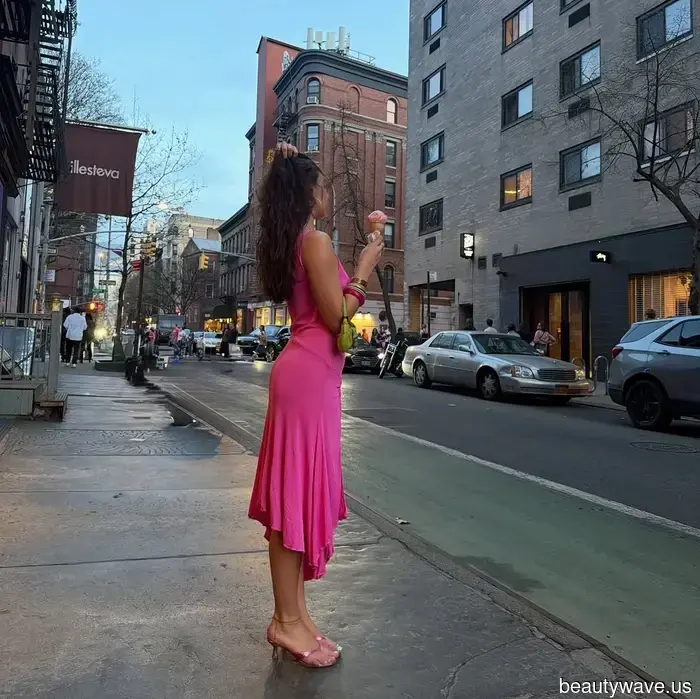 La gente de moda está dejando el negro por estos colores de zapatos elegantes esta primavera.