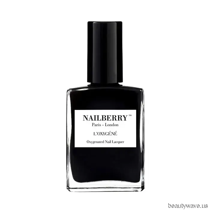 15 Manicures Inspired by Dark Academia That Conjure Images of Dusty Leather Books, Secret Societies, and Plaid Layers