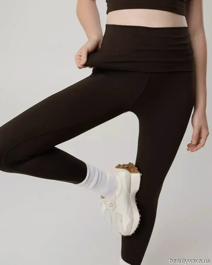 Scambiare i tuoi leggings neri con questa tendenza di colore più sofisticata è così 2026