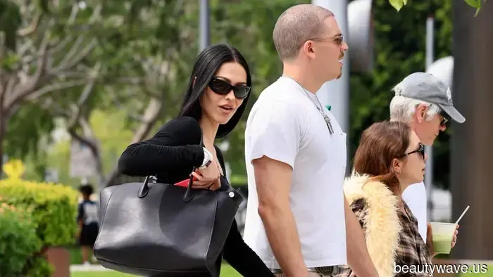 Stylish girls are moving away from Capri leggings for this trending alternative this spring.