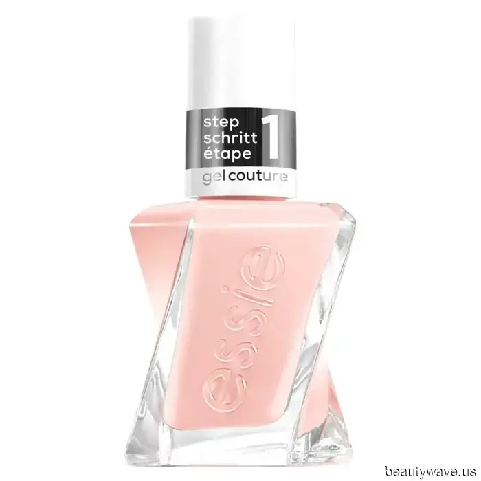 Due settimane dopo, e questo smalto per unghie perfettamente lattiginoso non si è ancora scheggiato.