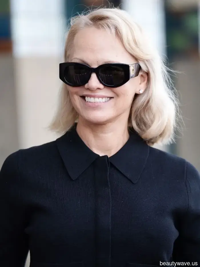 Da "Grigio Dorato" a "Balayage Butterscotch", Questi Colori di Capelli Biondi Praticamente Gridano Autunno