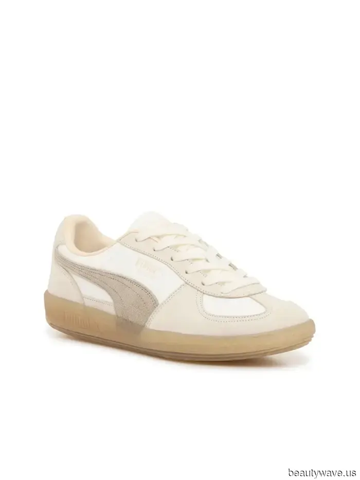 Neither Suede nor Leather: The "Perfect" Winter Sneaker Trend Tate McRae Paired with Wide-Leg Jeans