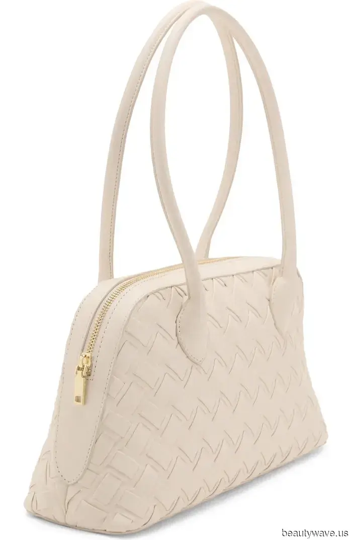 No one sports a white T-shirt quite like a fashion enthusiast—6 exceptionally stylish outfits to replicate now.