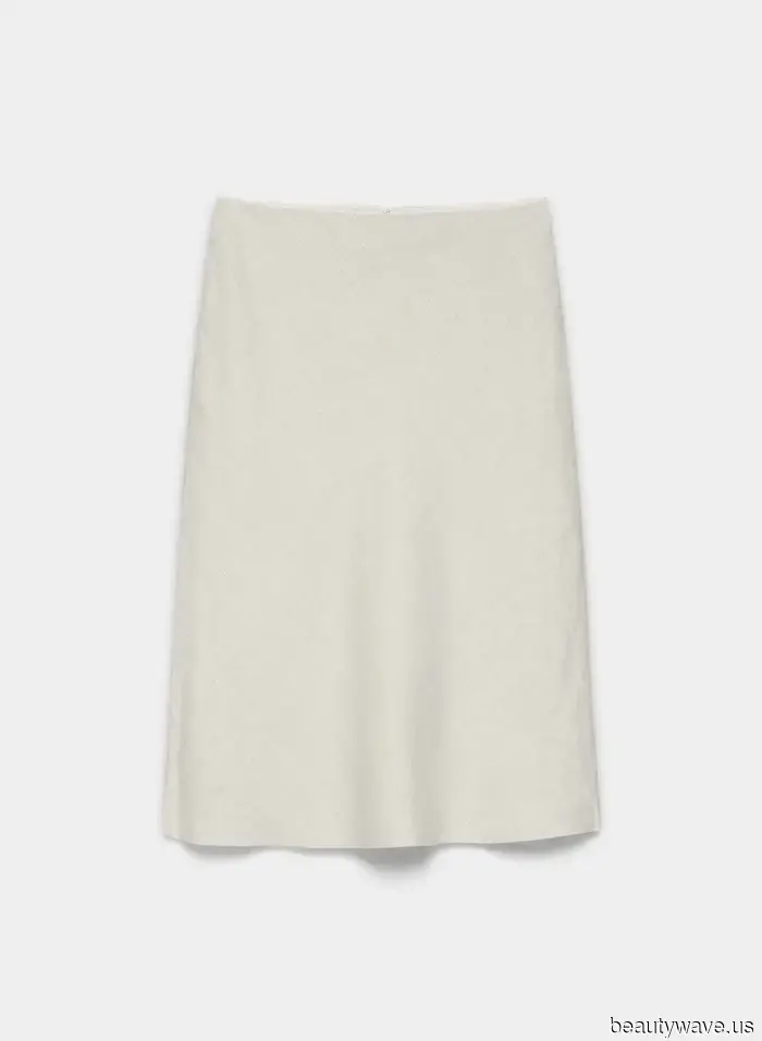 You'll Prove You're a Fashion Person When You Combine This Skirt and Shoe Trend.