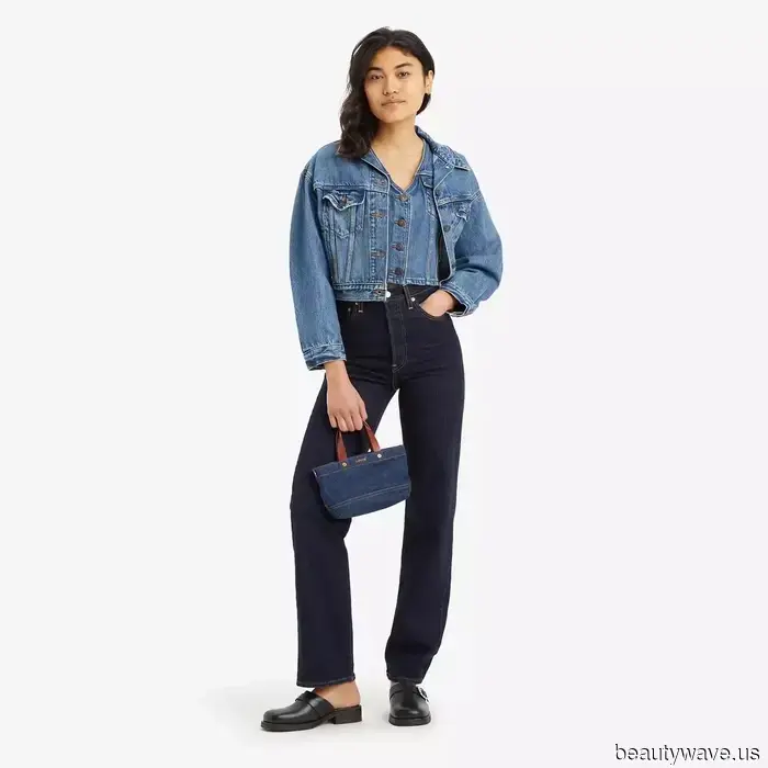 Parisian It Girls Keep This Flat-Shoe Trend in Their Closets to Pair with Jeans