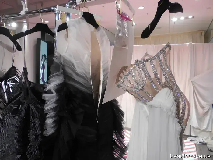 I'm a Curve Model, and Here’s What the Backstage Experience at NYFW Is Like with the Brand That Understands It Well.