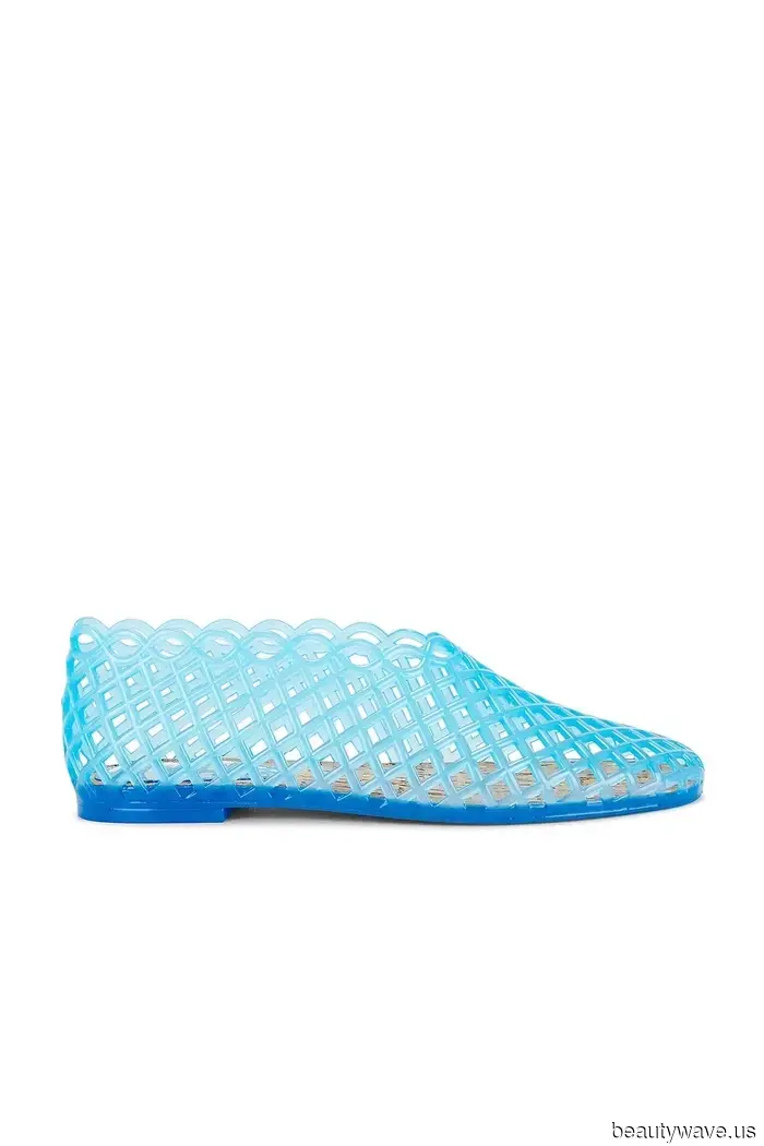 If You Want to Achieve a Parisian Look, Purchase These 7 Summer Items and Style Them This Way