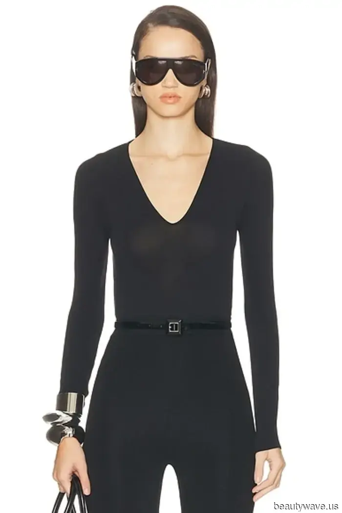 Questa t-shirt è stata "fuori" per così tanto tempo che è difficile credere che sia di nuovo alla moda.