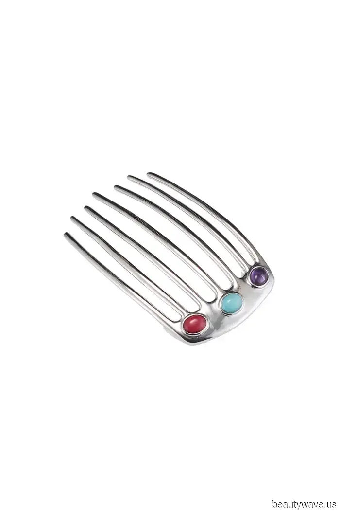 Questo accessorio francese da 10 dollari è il segreto per apparire eleganti in 5 secondi netti.