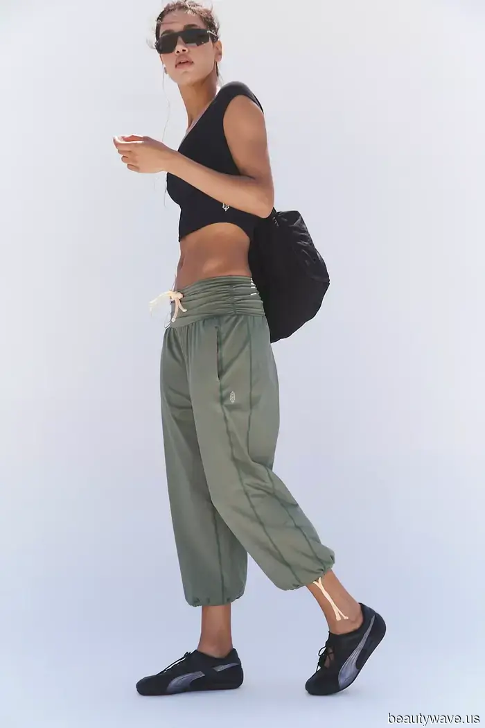 Capri Sweats Are Subtly Gaining Popularity in LA—These Shoes Will Enhance Their Style in 2026