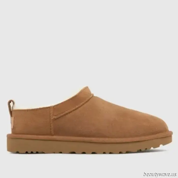 Ja, UGGs können passé wirken, aber genau diese Jeans‑und‑Jacken‑Kombination lässt sie schick erscheinen.