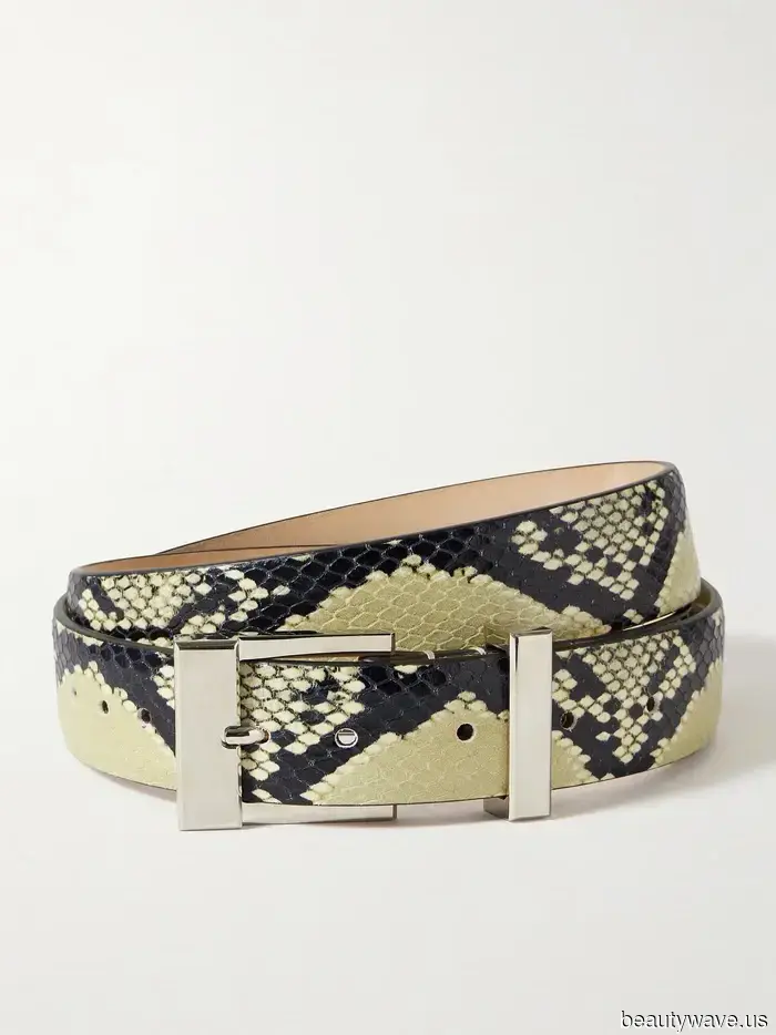 My Gen Z cousin is curious about how to make skinny jeans fashionable in 2026—I suggested pairing them with these four items.