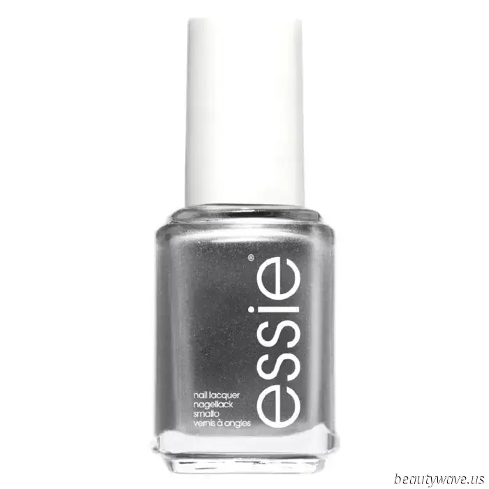 Bereitet euch vor — dieser überraschend schicke Herbst‑Nageltrend kommt auf unsere minimalistischen Maniküren zu.