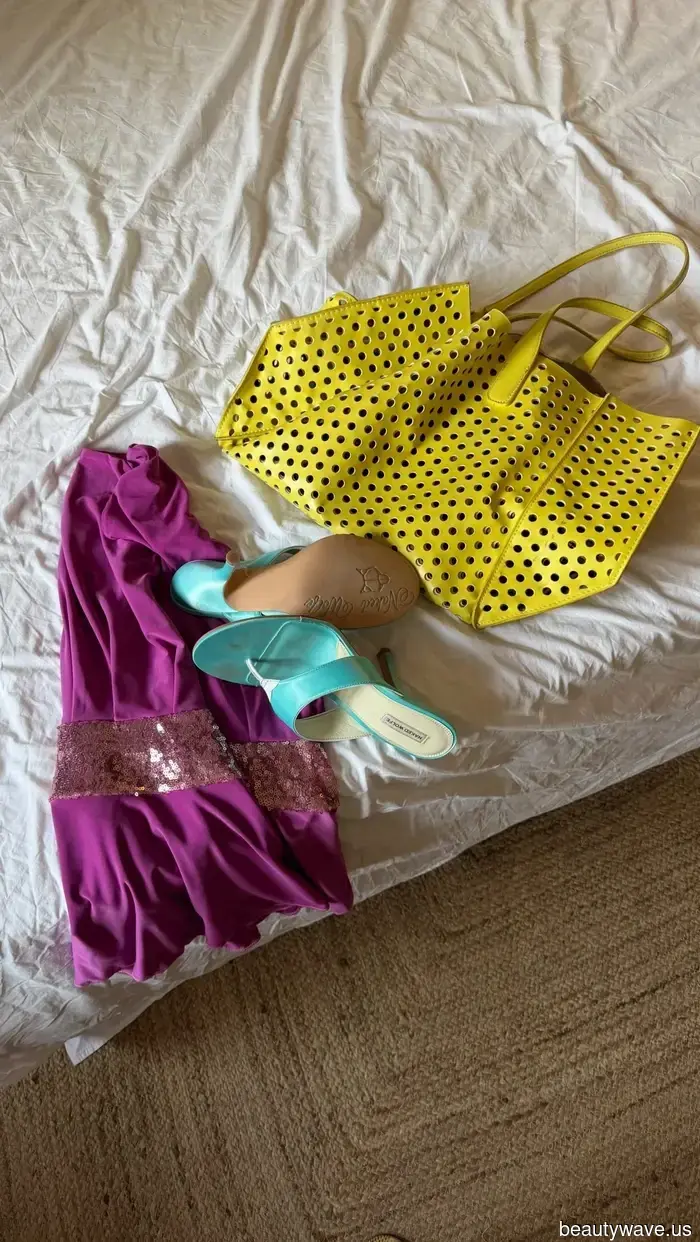 Even Minimalists Are Reevaluating Neutral Colors for Accessories in This Unexpected Color Trend.