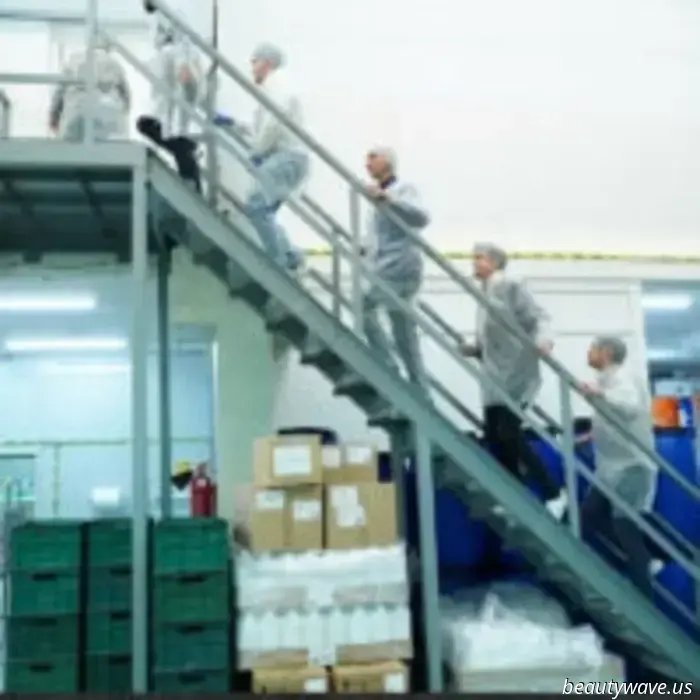 GSS Cosmetics hosted a factory tour for RosUpack delegates.