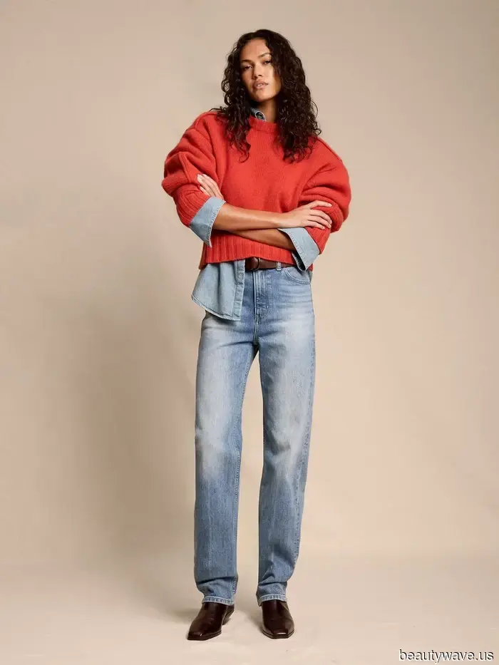 Dua Lipa and Miley Cyrus swapped their dark-wash denim for this nostalgic '90s style.