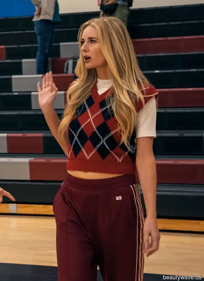 5 Iconic L.A.-Girl Outfit Pairings Worn by Justine Lupe in Nobody Wants Season 2