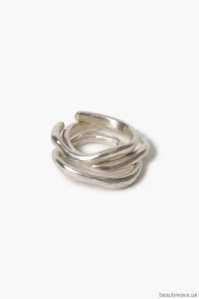 The Eerie Jewelry Trend That Influencers Are Reviving.