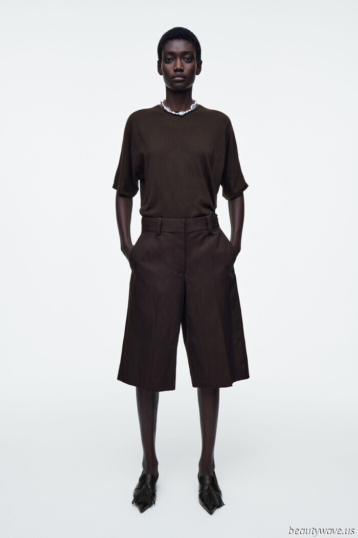 There's no question about it—this particular sandal gives long shorts a very sophisticated look.