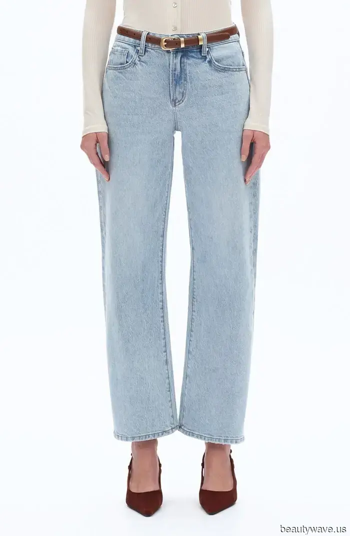 Ariana Grande has effortlessly made a seldom-seen winter jeans color look incredibly stylish.