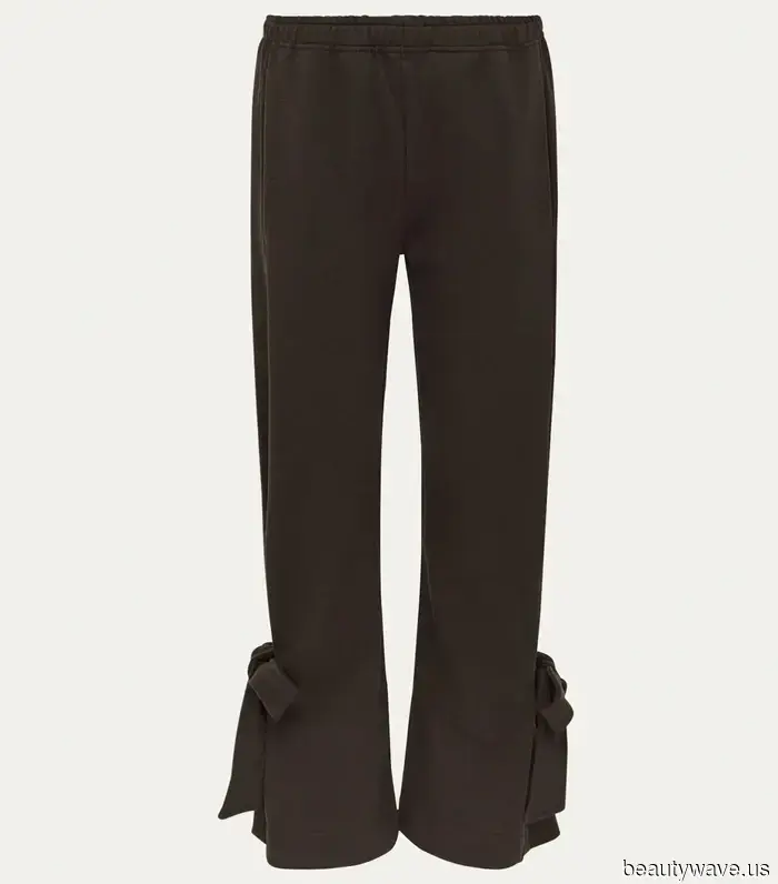 Rihanna understands that pairing this shoe trend with brown pants can elevate the appearance of your winter outfits.