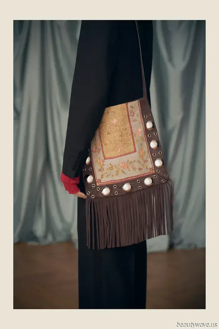 The Top 5 Handbag Trends This Summer Are Unexpectedly Classic