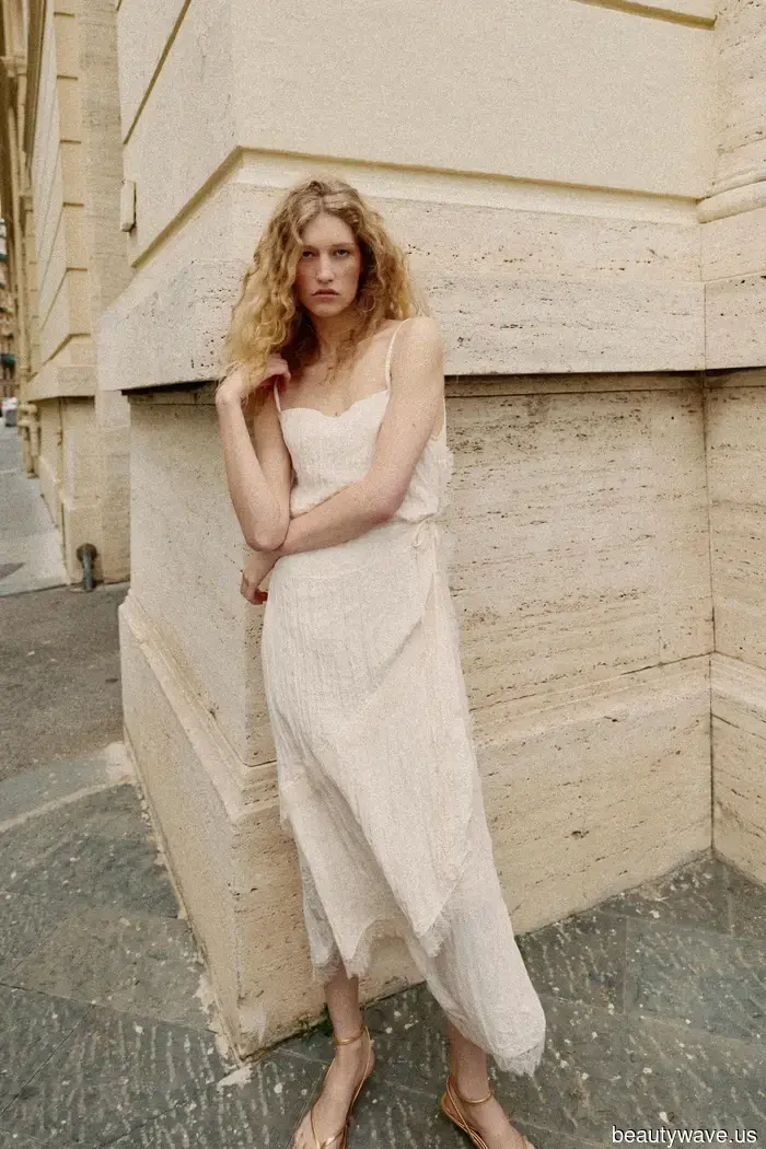 Not Flip-Flops or Fisherman's—This "Outdated" Shoe Trend Pairs Best with White Dresses