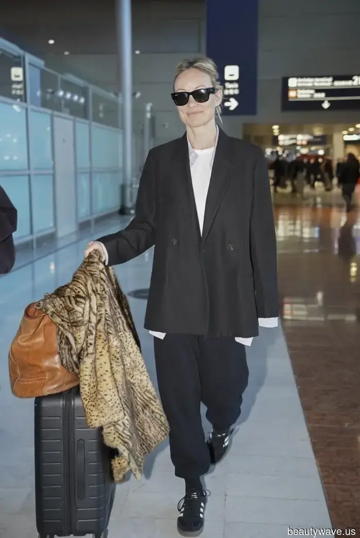 No Leggings, No Loafers—7 Outfits That Show Celebrities Excel at Airport Style