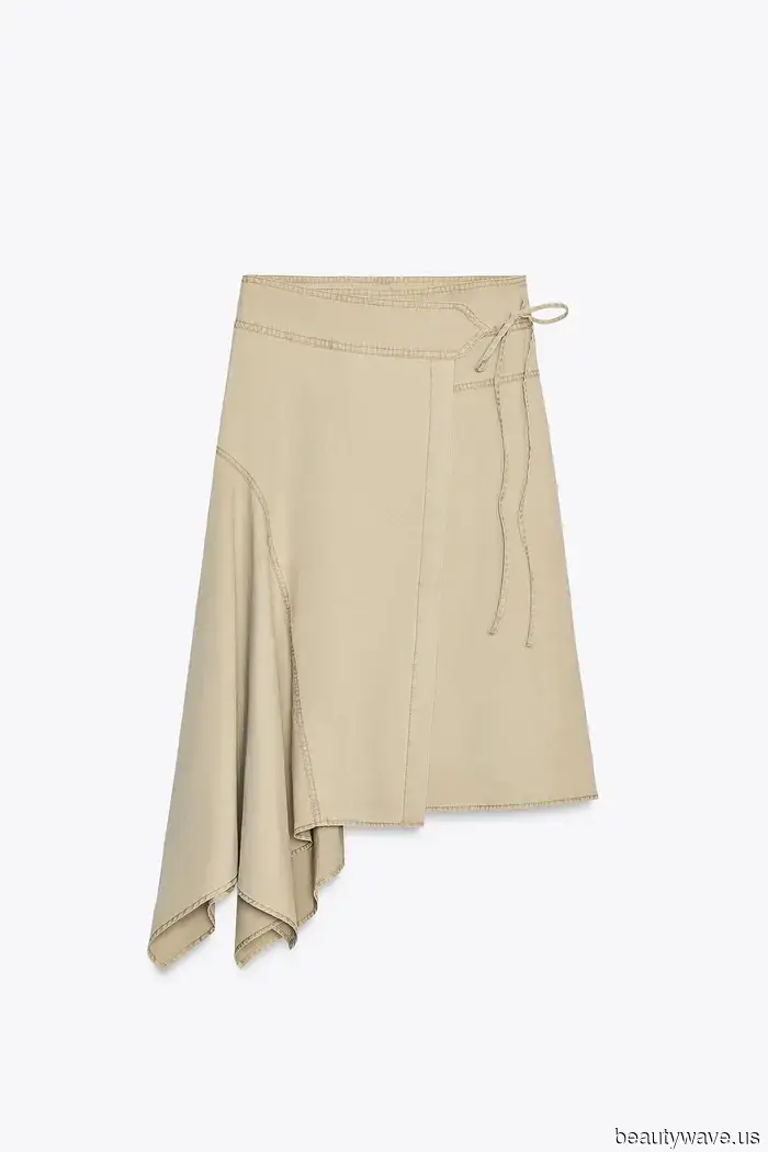 Scandi girls in Copenhagen showcased this debated layering trend with jeans during Fashion Week.