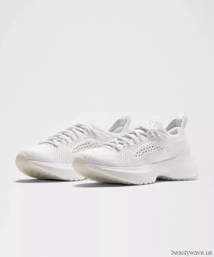 If you plan to wear brown leggings, this is the sneaker color that will keep your look elegant.