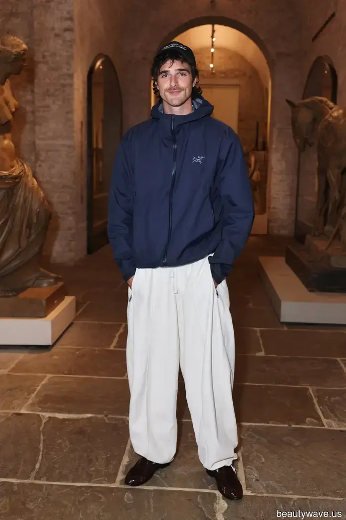 Raus mit den Ballerinas&mdash;Dieser teuer aussehende Loafer-Trend ist alles, was sich jemand mit Geschmack wünscht zu tragen.