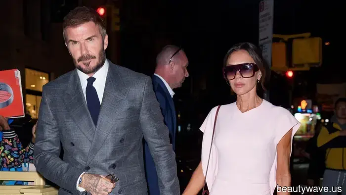 Sí, el blanco y negro es elegante, pero encuentro que la combinación de colores de Victoria Beckham es aún más elevada.