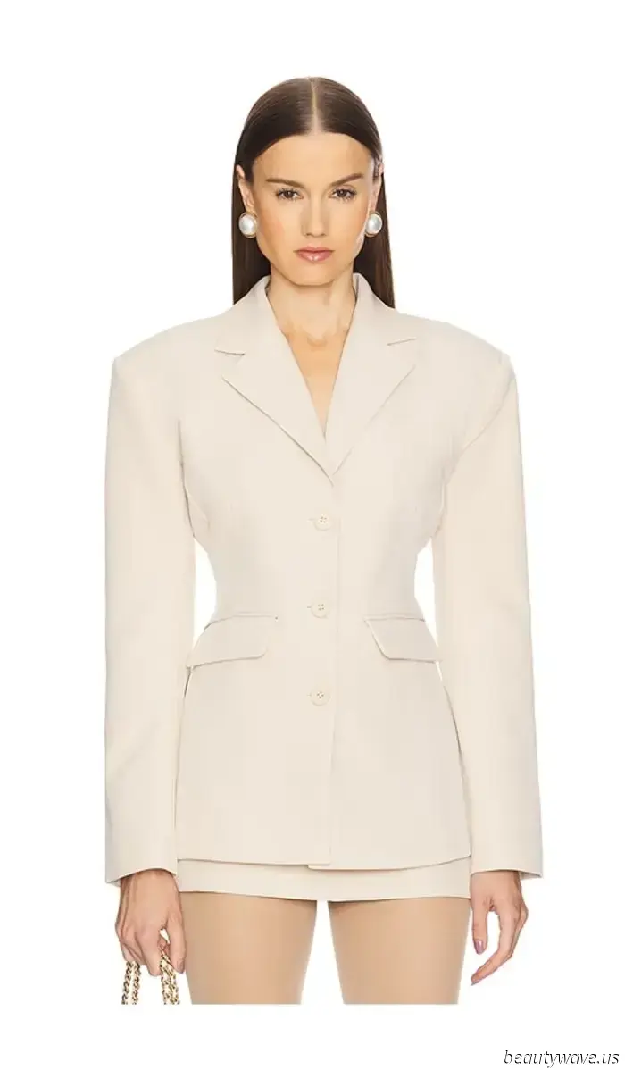 My friend tells me I appear *so wealthy* when I wear spring outfits featuring these 6 essential items.