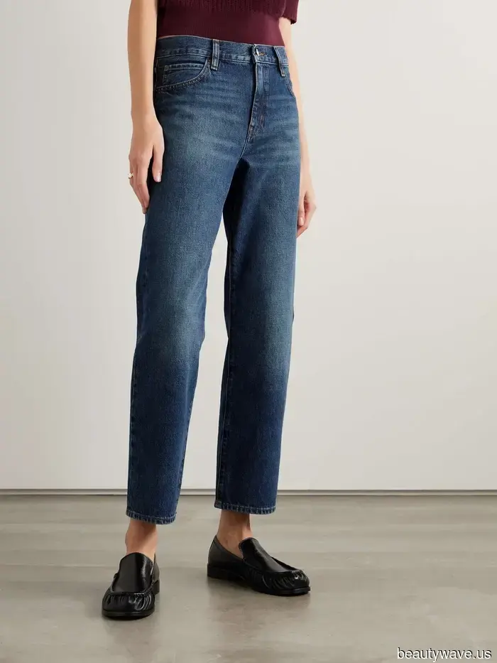 Not Trainers, Not Loafers—It Girls are Pairing Cropped Jeans with This Effortlessly Stylish Sandal Trend Instead.