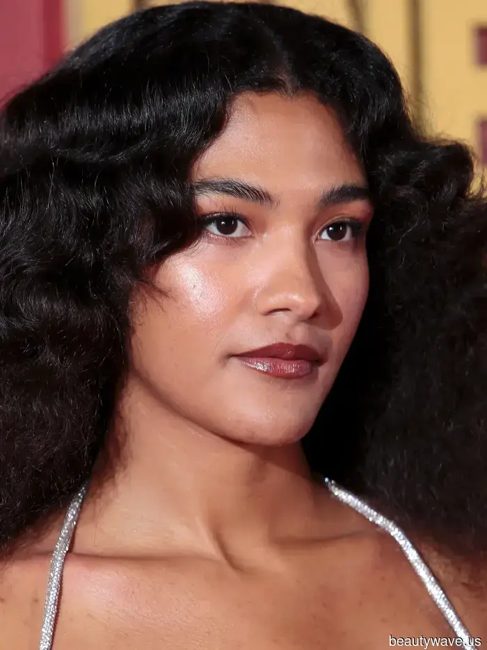 Olivia Dean's Beauty Styles Channel Ultimate Rom-Com Vibes: 9 Instances That Captivated Us