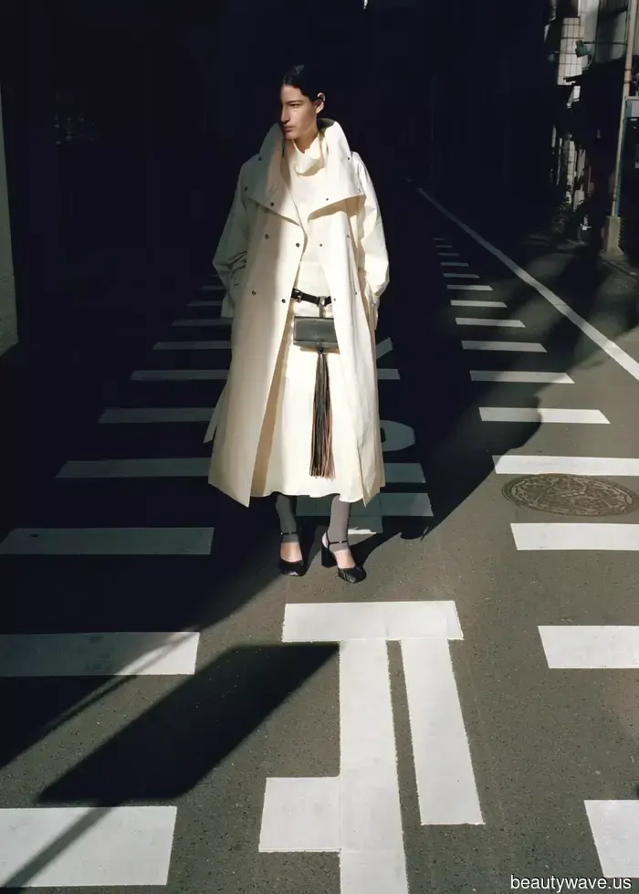 Jeans and a T-shirt appear most stylish when paired with this new jacket trend.