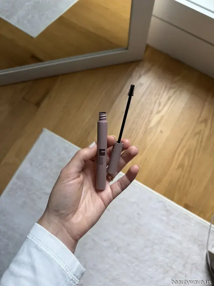 Tieni il Fluffy, Mascara Volumizzante&mdash;Questo Micro Applicatore Rende Le Tue Ciglia Ancora Più Piene