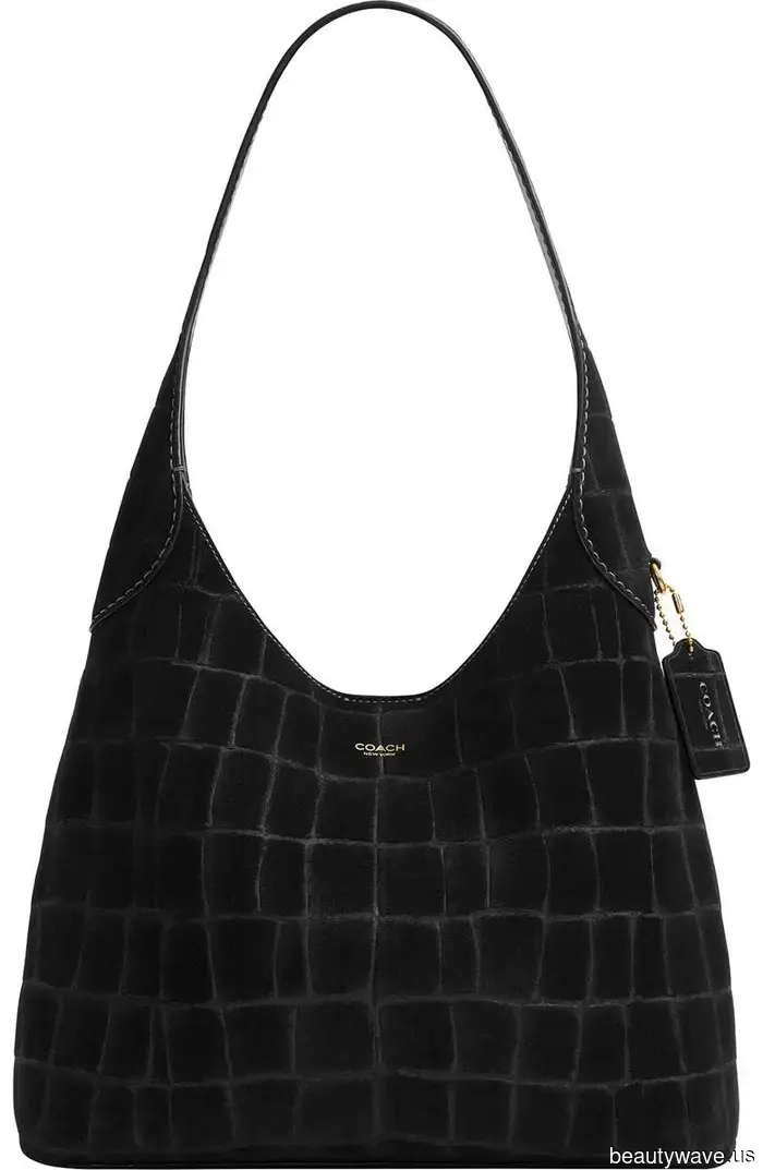 Move Over, Suede: The Fall 2025 Bag Trend That Will Give You an Air of Wealth and Elegance Has Arrived