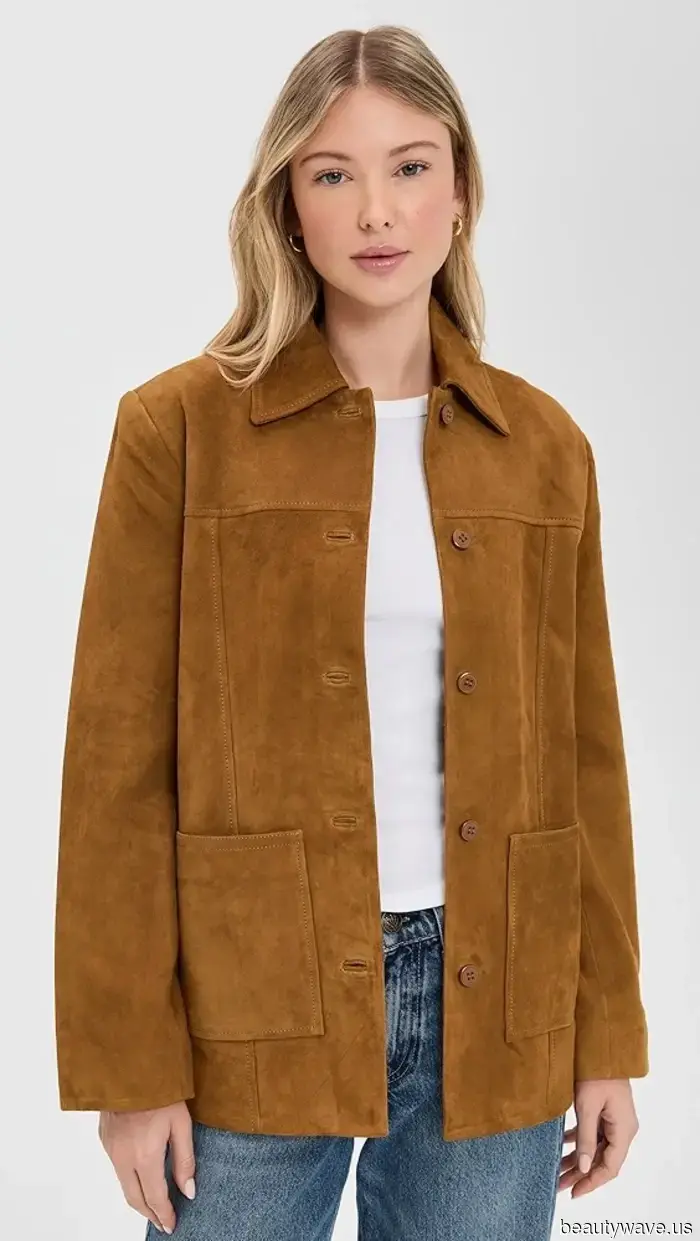 Every chic French woman understands that these 8 items give outfits a luxurious appearance.