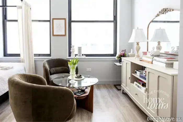 Our Graphic Designer's Chicago apartment resembles that of a luxury hotel.