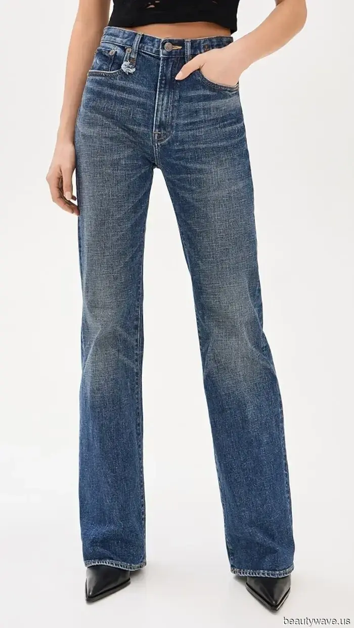 Breaking News: The Denim Wash That Will Rule Every Stylish Look This Fall